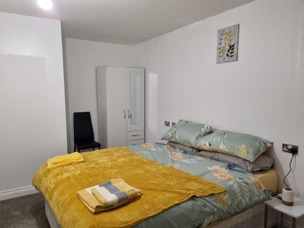 Deluxe Apartment Sleeps Up To 6 Leicester Exterior photo