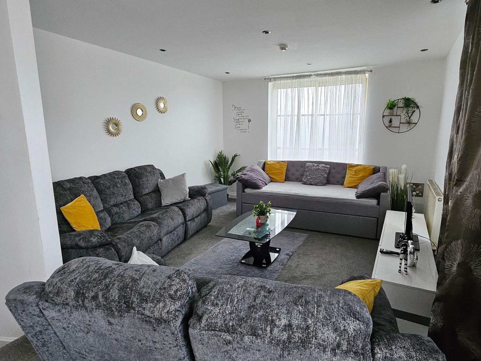 Deluxe Apartment Sleeps Up To 6 Leicester Exterior photo